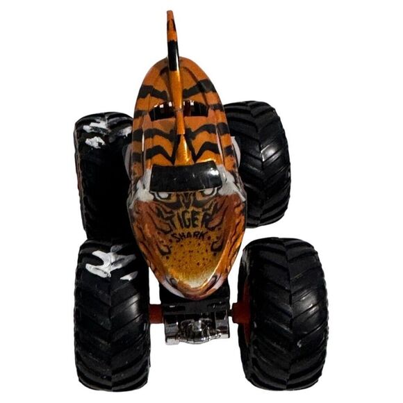 Hot Wheels 2019 1:64 Monster Truck Tiger Shark Metal Body Suspension Giant Wheel - Picture 2 of 4